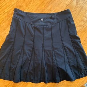 Athleta pleated skirt. Women’s size 4, Black.